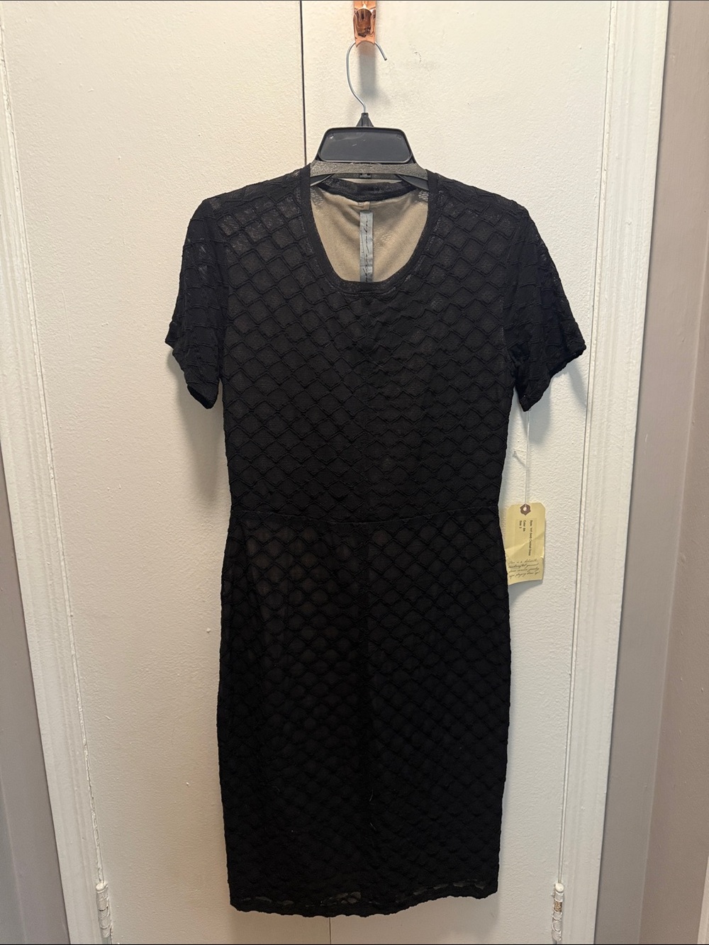 Raquel Allegra Black Short-Sleeve Lace Overlay Midi Dress